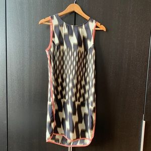 Graphic print sheath dress